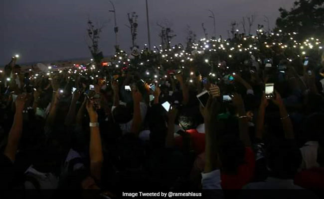 Over 3,000 Protest At Chennai's Marina Beach Supporting Jallikattu