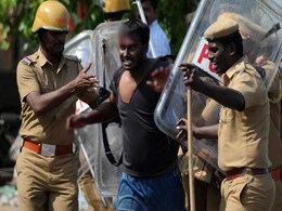 Jallikattu Protests Block Major Roads, Flyovers In Chennai: 10 Updates Jallikattu Protests Block Major Roads, Flyovers In Chennai: 10 Updates