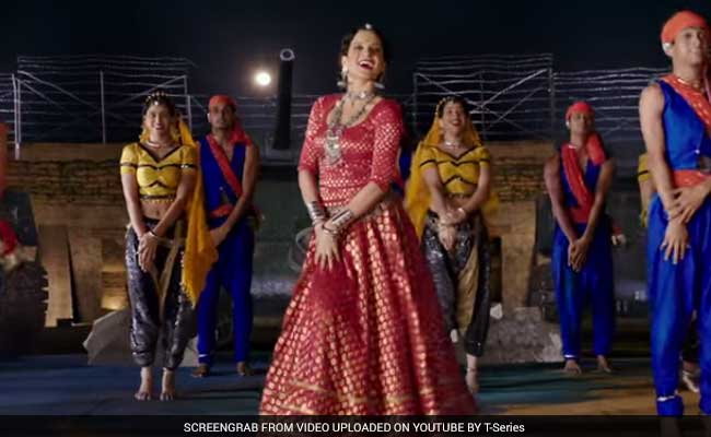 रंगून: मेरे पिया गए इंग्‍लैंड में ठुमके लगाती नजर आ रही हैं कंगना रनौत