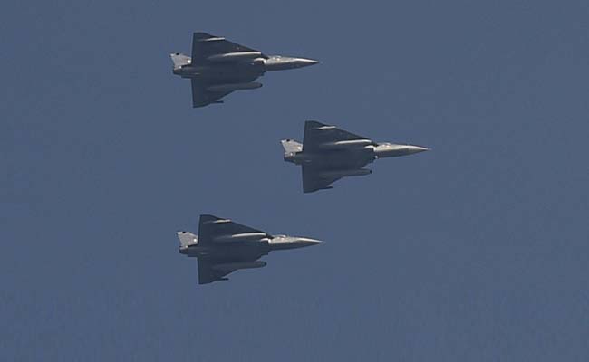 Republic Day 2017: Indigenous Fighter Jet Tejas Makes Its Debut At Rajpath Parade