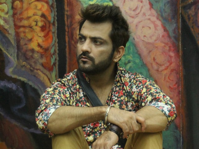 Bigg Boss 10: Manu Punjabi Quits Show For Rs 10 Lakhs?