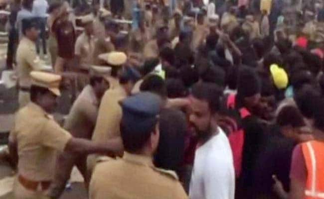 marina beach jallikattu protest