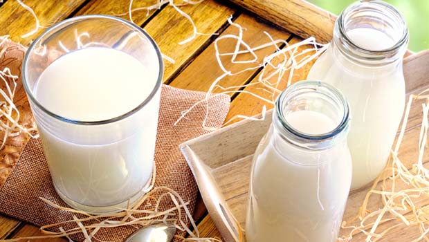 milk - 11 Ingenious Ways to Avoid Bloating After Eating - Health Tips | WorldWide