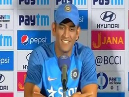 पूर्व भारतीय कप्तान महेंद्र सिंह धोनी ने मोबाइल कंपनी पर लगाया नाम के दुरुपयोग का आरोप पूर्व भारतीय कप्तान महेंद्र सिंह धोनी ने मोबाइल कंपनी पर लगाया नाम के दुरुपयोग का आरोप