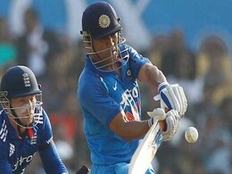 चार साल बाद धोनी का शतक, फिर दिखा आक्रामक अंदाज, जड़े दनादन छक्के, बनाया रिकॉर्ड चार साल बाद धोनी का शतक, फिर दिखा आक्रामक अंदाज, जड़े दनादन छक्के, बनाया रिकॉर्ड