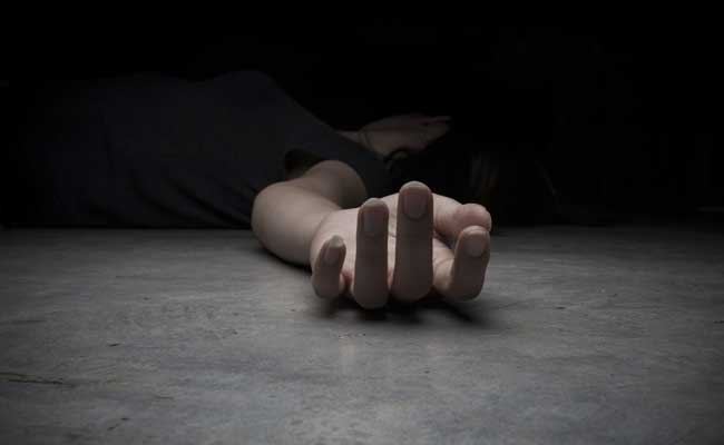 यूपी: 6 बच्चों की मां को पति ने फावड़े से काट डाला, पढ़ें क्‍या थी वजह
