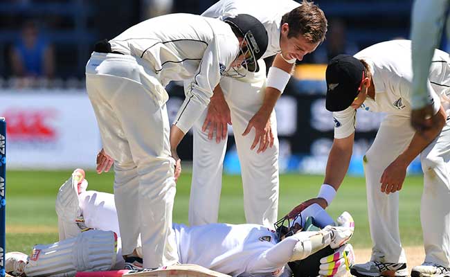 बांग्लादेश के बल्लेबाज मुशफिकुर रहीम बाउंसर से हुए बुरी तरह घायल, अस्पताल में भर्ती