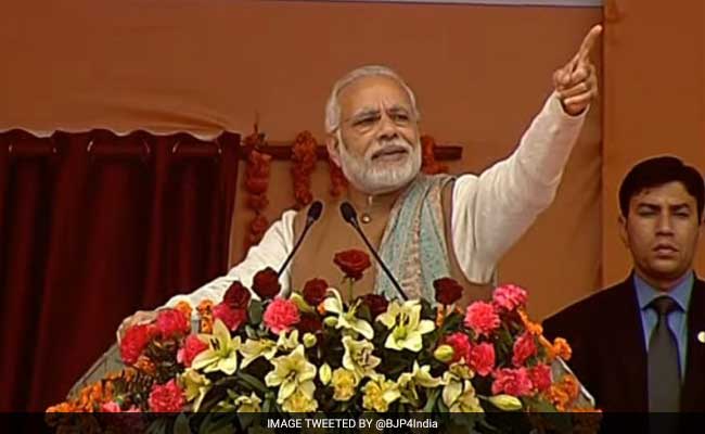 Narendra Modi Gujarat Visit LIVE: PM's Big Roadshow In Hometown Vadnagar