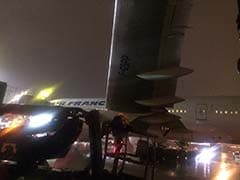 Pak Airlines Plane Hits Air France Jet At Toronto Airport