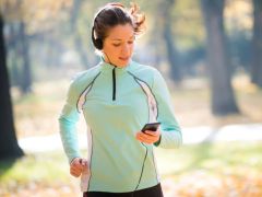 Don't Text or Talk While Exercising, Leave Your Phone at Home