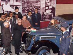 President Pranab Mukherjee Unveils Netaji Subhas Chandra Bose's Restored 'Wanderer W24' Car