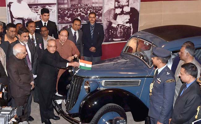 President Pranab Mukherjee Unveils Netaji Subhas Chandra Bose's Restored 'Wanderer W24' Car