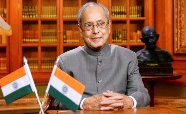 President Pranab Mukherjee And Party Leaders Wish People On Holi
