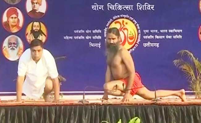 स्वामी विवेकानंद जयंती के मौके पर योग का वर्ल्ड रिकॉर्ड बनाने की तैयारी, रामदेव ने भिलाई में किया कार्यक्रम
