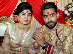 क्रिकेटर रवींद्र जडेजा की ऑडी से छात्रा की टक्कर, पत्नी के साथ खुद लेकर गए अस्पताल