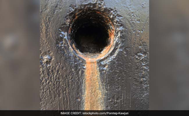 941 Workers Died While Cleaning Sewers Or Septic Tanks: Centre