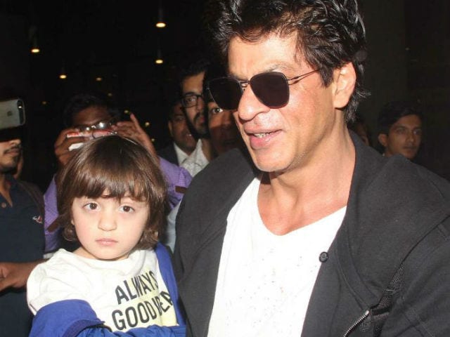 Shah Rukh Khan's Son AbRam Gets Upset When He's Not Allowed In Front Of Paparazzi
