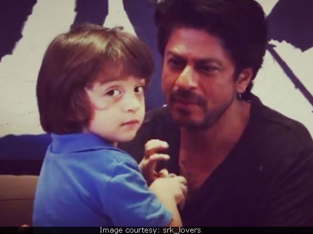 Shah Rukh Khans Son Abram Adorably Crashes Interview In Video Going Viral 