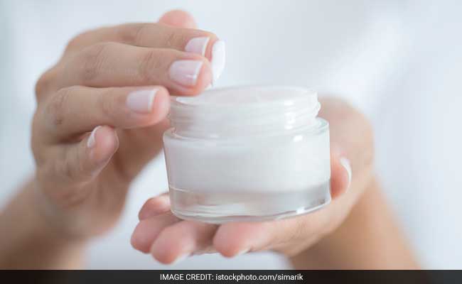 6 Ingredients That Can Worsen Acne: Know How To Read Skincare Products Labels