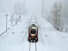 Heavy Snowfall Brings Kashmir To A Standstill Heavy Snowfall Brings Kashmir To A Standstill