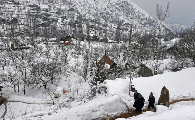 Temperature Lowers In Kashmir As Srinagar Sees Coldest Winter Night