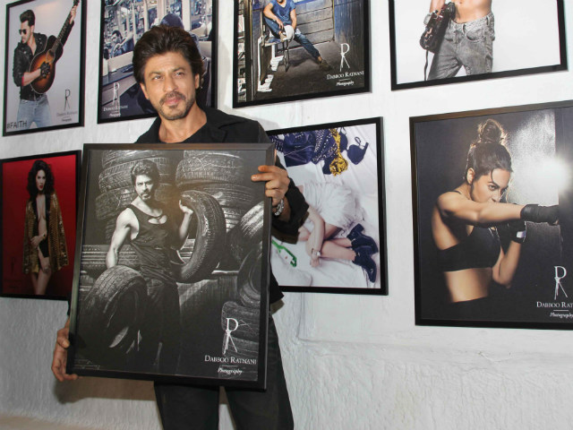 Shah Rukh Khan Was Star Of The Night At Dabboo Ratnani's Calendar Launch Party