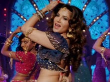 <i>Raees</i>: Sunny Leone's Song <i>Laila Main Laila</i> Is A Rage In Theatres, She Loves The "Madness"