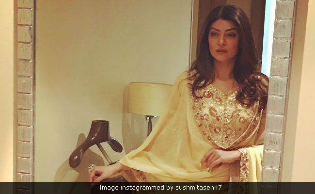 खिताब जीतने के 23 साल बाद मिस यूनिवर्स के मंच पर पहुंची सुष्मिता सेन, कहा, 'शुक्रिया भारत'