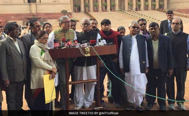 Trinamool Lawmakers Meet President Mukherjee, Term Notes Ban As 'Super Emergency'