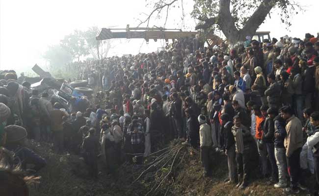 Etah School Bus Accident: Prime Minister Narendra Modi Offers Condolences After 13 Killed