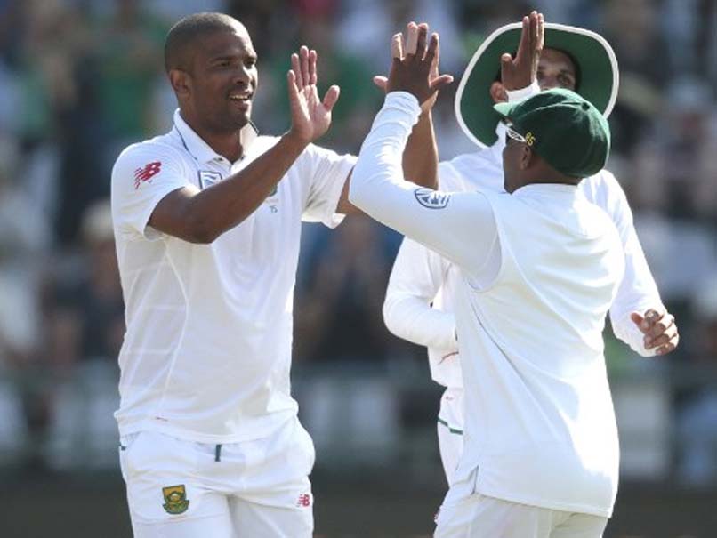 South Africa vs Sri Lanka, 2nd Test: Vernon Philander Strikes Early