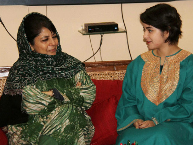 Trolled, <i>Dangal</i>'s Zaira Wasim Posted Apology, Then Deleted It