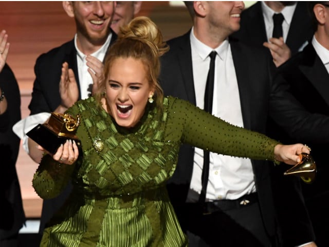 Grammys: Adele Snaps Trophy In Half To Share With Beyonce, Says 'Can't Accept This'