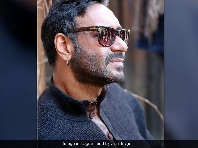 Ajay Devgan In Singham Returns 2014 mens black lens Aviatorstyle  sunglasses with black frames Movies  Aviator sunglasses style Aviator  style New movies 2020