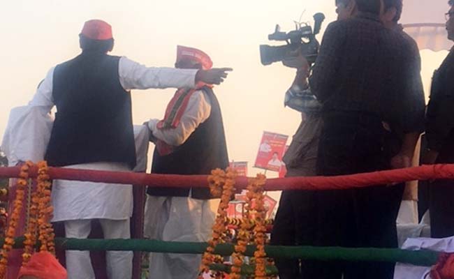 akhilesh yadav rally