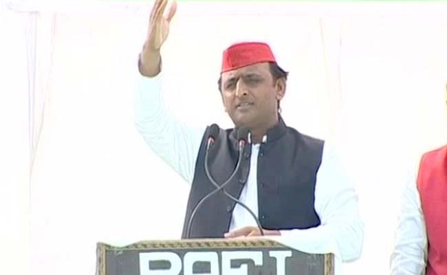 <i>'Ganga Ki Kasam'</i>: How Akhilesh Yadav Responded To PM Narendra Modi's <i>'Bijli'</i> Barb
