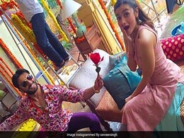 आलिया भट्ट के साथ फिल्म करने की खुशी में रणवीर सिंह ने पोस्ट किया कुछ ऐसा फनी वीडियो आलिया भट्ट के साथ फिल्म करने की खुशी में रणवीर सिंह ने पोस्ट किया कुछ ऐसा फनी वीडियो