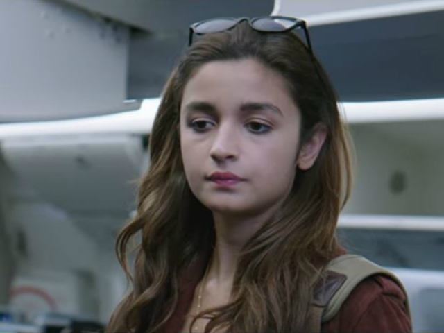 <I>Dear Zindagi</i> Deleted Scenes: Do Not Call Alia Bhatt '<I>Aaj Kal Ke Bachche</i>,' Okay?