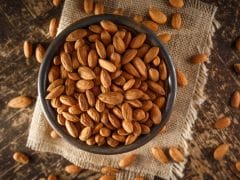 Here's How Many Almonds You Should Eat For A Healthy Heart