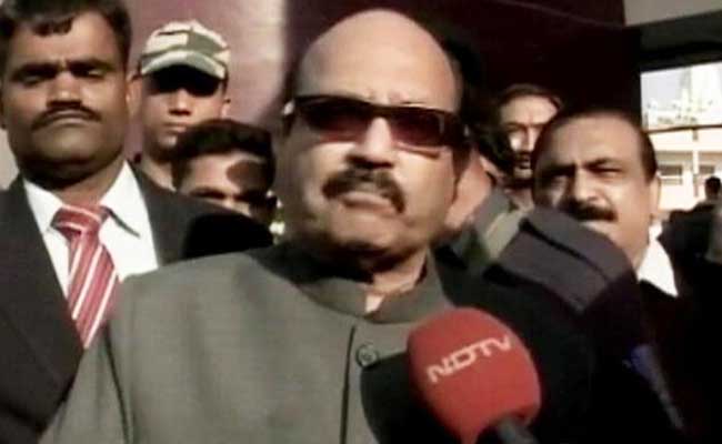 साहिबाबाद में वोट डालने के बाद अमर सिंह ने कहा - सबके रहते ऐसा लगता है कोई नहीं है मेरा