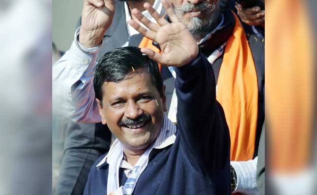 दिल्ली के CM अरविंद केजरीवाल का PM मोदी पर वार, ...तो फिर अपनी मां को साथ क्यों नहीं रखते?