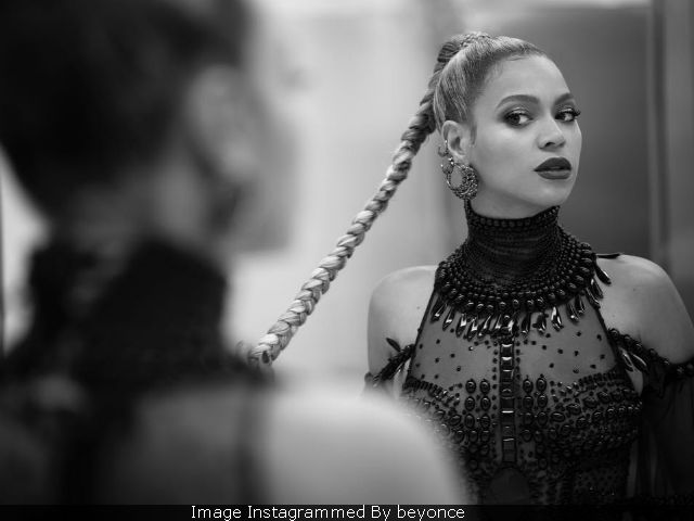 Beyonce Is Pregnant With Twins, She Announces Via Instagram