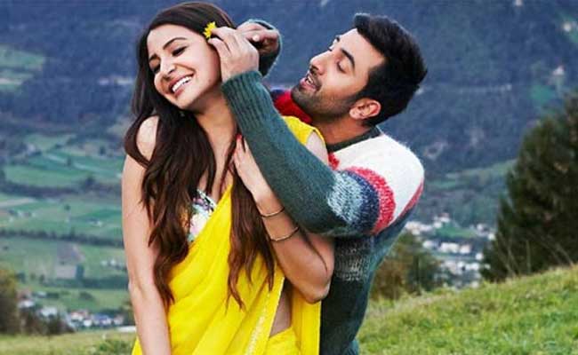 क्यों सारे बॉलिवुडिया गाने रोमांटिक और क्यों संस्कृति के जोड़ों में दर्द?