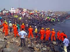As Machines Fail, Chennai Fights Manually To Clear Oil Spill
