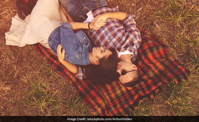 बोरिंग डेट को बनाना है मजेदार, तो ट्राई करें ये टिप्‍स