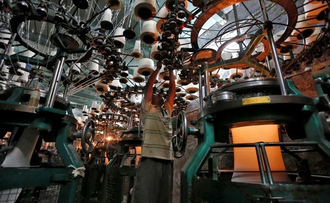 Factory Output Nosedives, Contracts 0.1 Per Cent In June