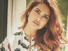 Esha Gupta Always Wanted To Star With Amitabh Bachchan. Now She Will In <i>Aankhen 2</i>