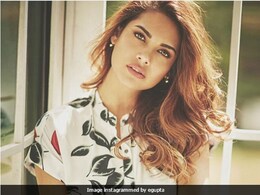 Esha Gupta Always Wanted To Star With Amitabh Bachchan. Now She Will In <i>Aankhen 2</i> Esha Gupta Always Wanted To Star With Amitabh Bachchan. Now She Will In <i>Aankhen 2</i>