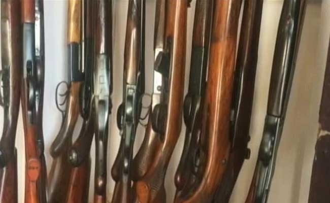 बुंदेलखंड : डकैतों का तो हो चुका है सफाया, लेकिन आज भी लोगों का बंदूक से लगाव कम नहीं