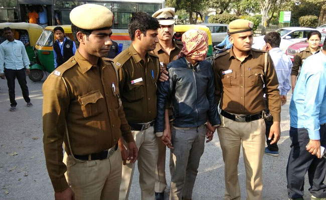 दिल्ली : हौजखास विलेज में नॉर्थ-ईस्ट की महिला से रेप का आरोपी पकड़ा गया